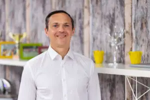 Sondaj: Peste 65% dintre angajații români consideră că biroul lor este doar parțial sigur pentru sănătate