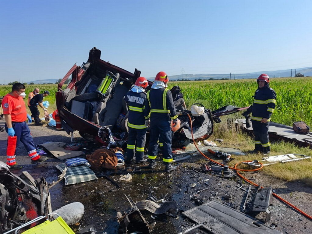 Plan roşu de intervenţie! Accident teribil în România. 7 oameni și-au pierdut viaţa într-o secundă