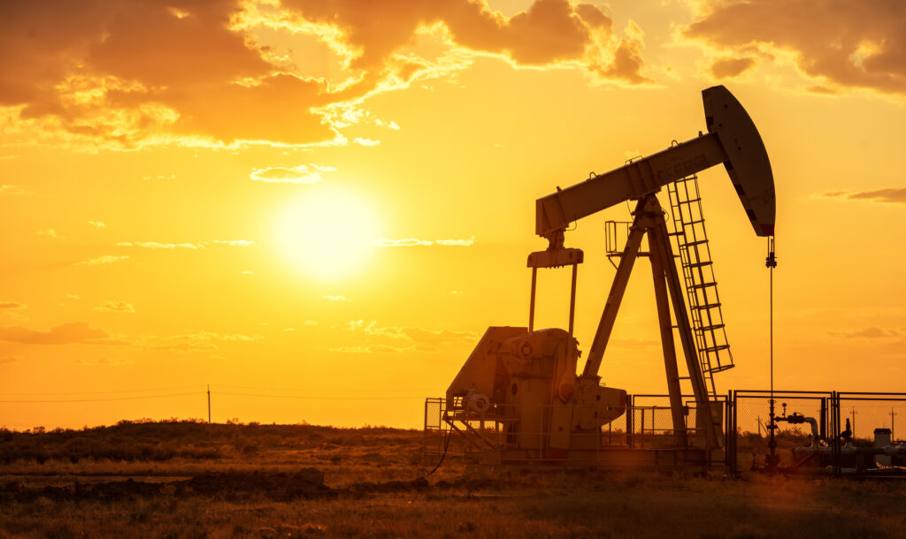 Prețul petrolului a crescut serios luni. Barilul de țiței a ajuns la cel mai înalt nivel din ultimele 10 zile