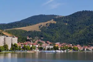 Nenorocire la Orșova! Un caiac plin cu copii a fost rupt în două. O șalupă a intrat în plin în aceștia (VIDEO)