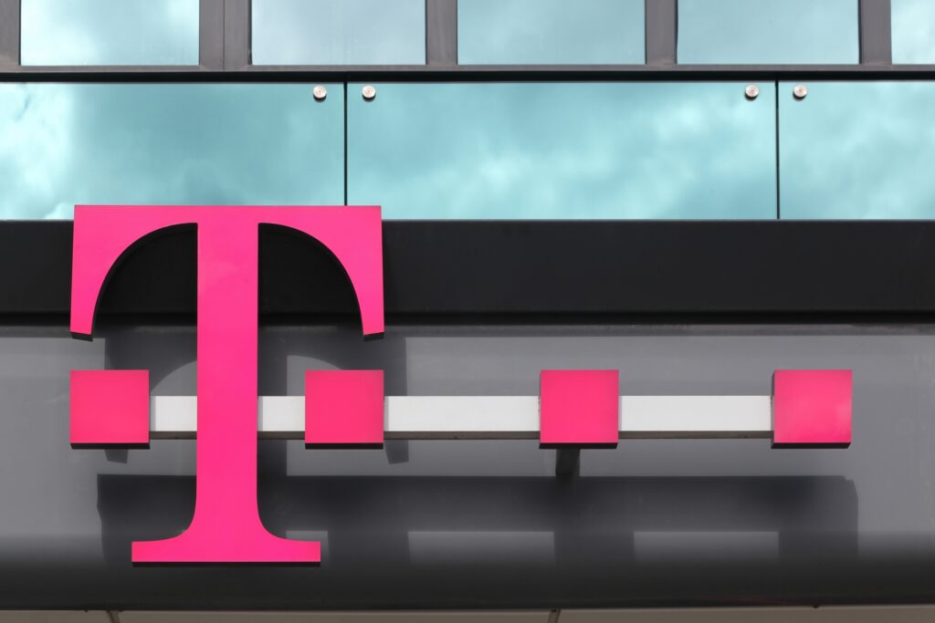 Schimbări radicale la Telekom Mobile. Ofertele agresive pentru clienţii noi, destinate acum şi celor existenţi