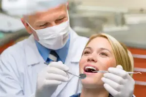 Medicii avertizează cu privire la aceste băuturi! Distrug smalțul dinților