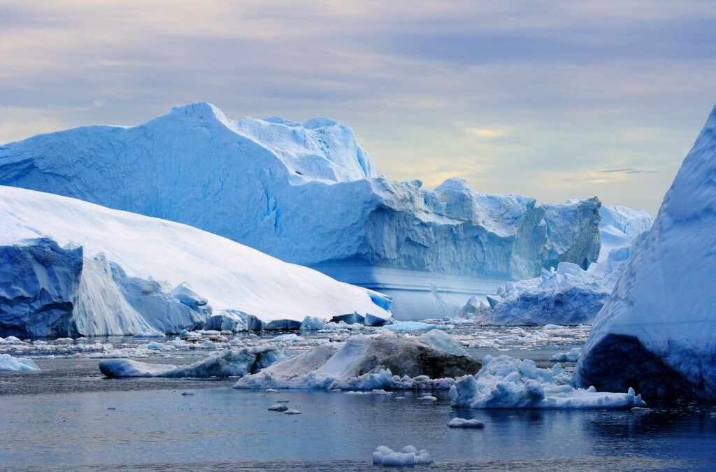 Ghețarii din Groenlanda se topesc în ritm accelerat! Temperaturile ridicate din emisfera nordică sunt vinovate