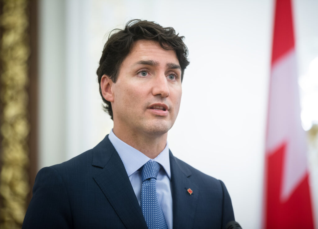 Turiştii nevaccinaţi au primit interzis în Canada! Premierul Trudeau: Va mai dura destul timp până îi vom reprimi
