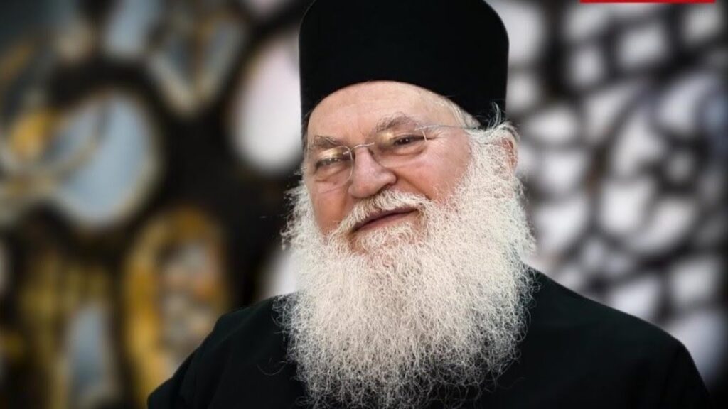 Părintele Arhimandrit Efrem Vatopedinul, în spital. Rugăciuni de însănătoșire la Catedrala Patriarhală. Medicii sunt optimiști 