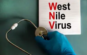 Virusul cumplit care a ajuns în România! S-a descoperit deja primul caz. Mergi de urgenţă la medic dacă simţi asta