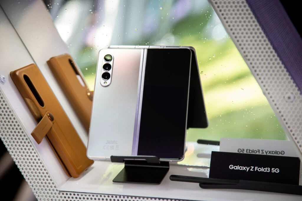 Bucurie totală pentru fanii Samsung! Compania a lansat noile smartphone-uri pliabile