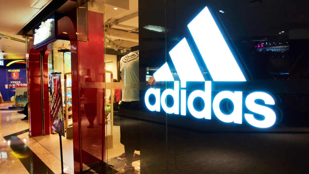 Adidas a încheiat un acord de vânzare-cumpărare a filialei sale Reebok