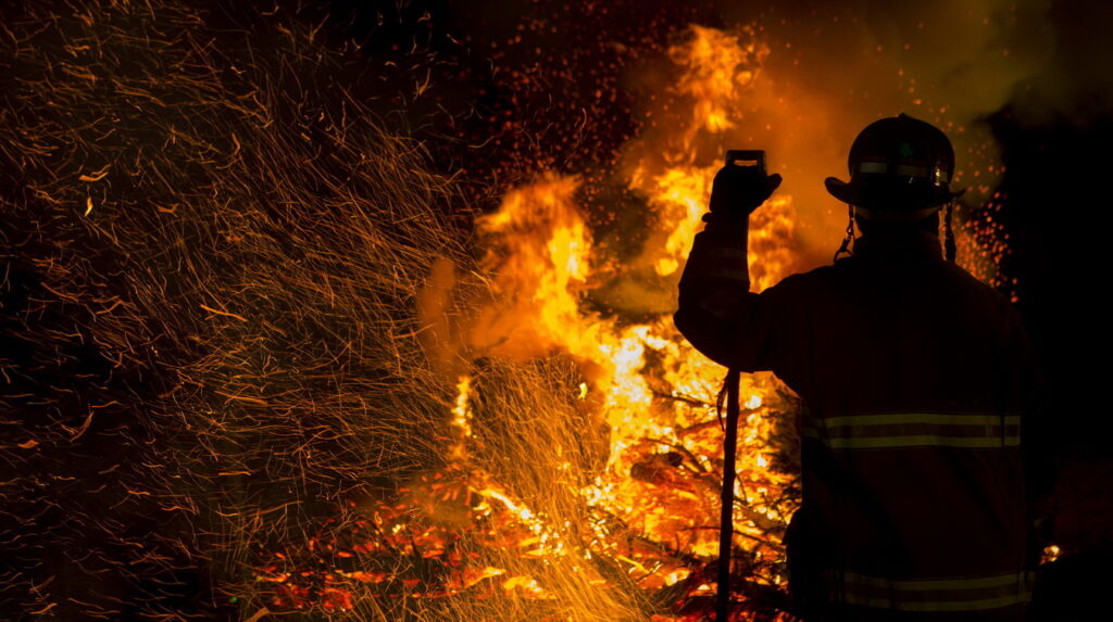 Pompierii români sting incendiile din Franța. A plecat al doilea contingent de salvatori