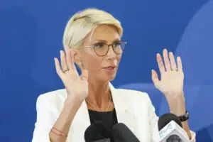 Vestea momentului pentru cei românii cu pensii mici! Legea se schimbă din temelii. S-a anunțat chiar acum