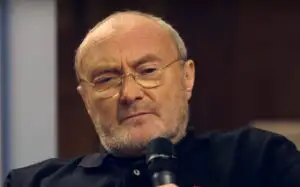 Phill Collins se confruntă cu probleme grave de sănătate: Abia pot ține un băț cu mâna asta