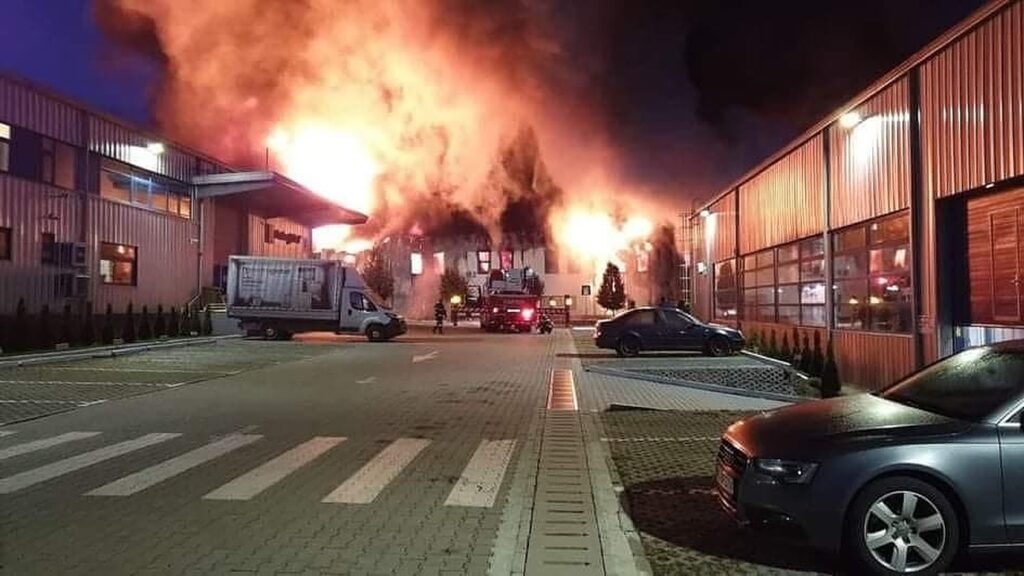 Incendiu puternic la Cluj-Napoca. Alertă maximă: Închideți geamurile! VIDEO