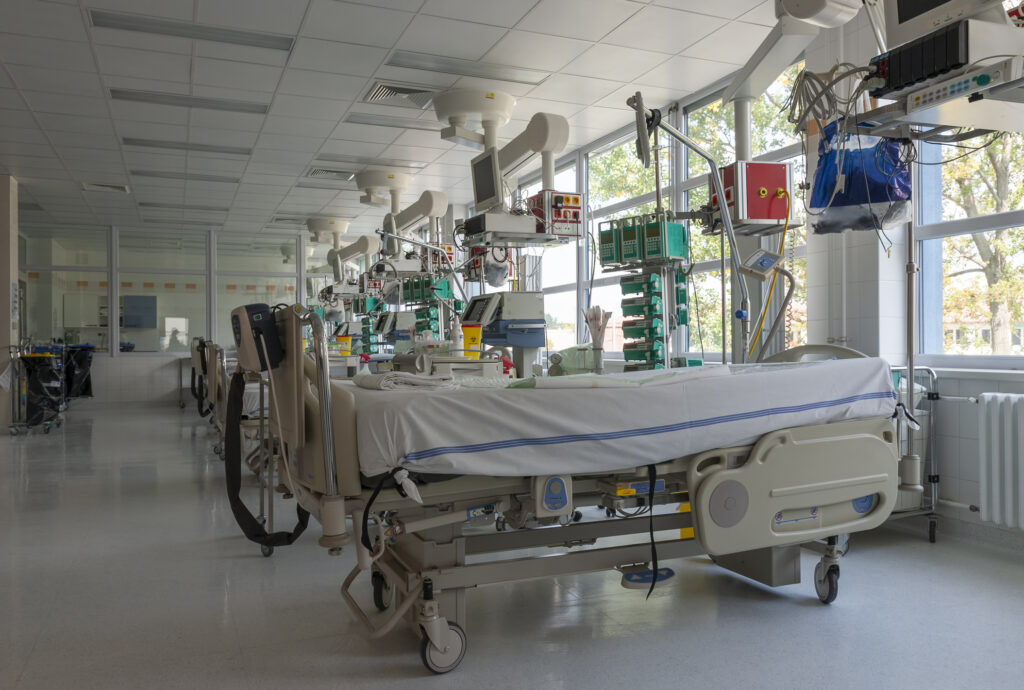 Spitalele din România vor primi bani din fonduri europene. Se dorește dotarea acestora cu aparatura necesară