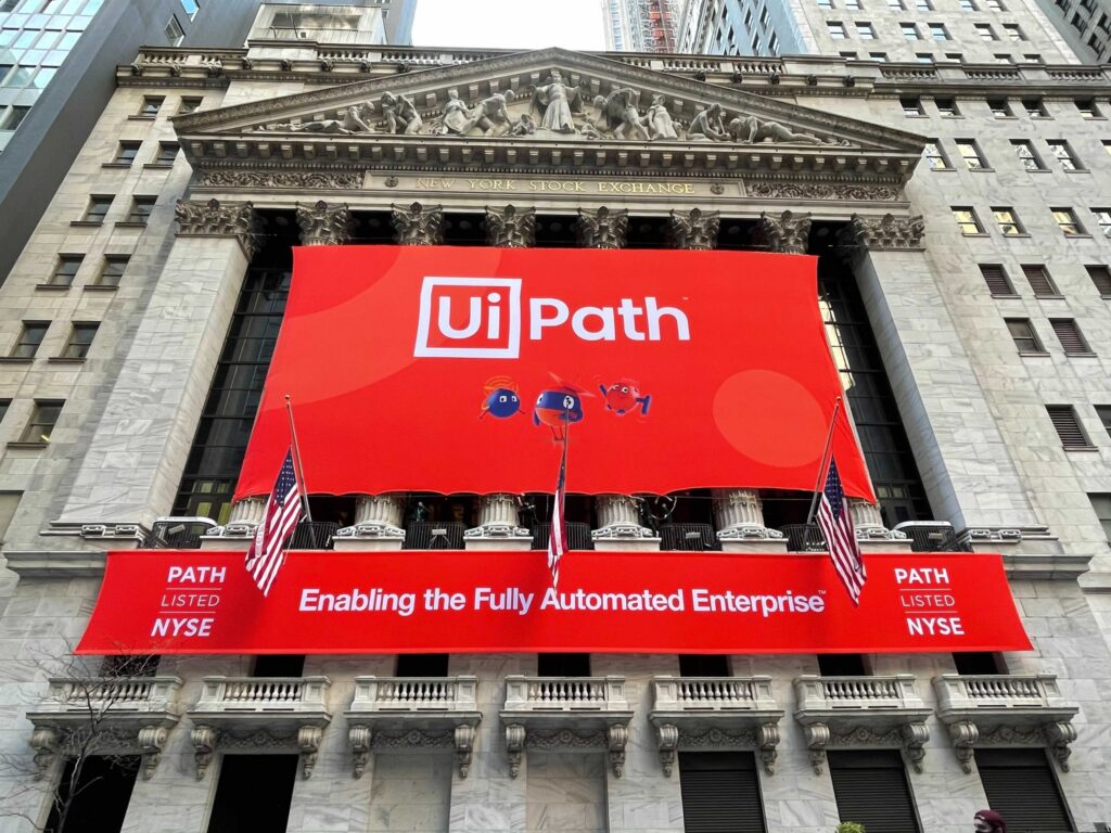 Perioadă dificilă pentru UiPath! Acțiunile companiei lui Daniel Dines scad pe bursa americană