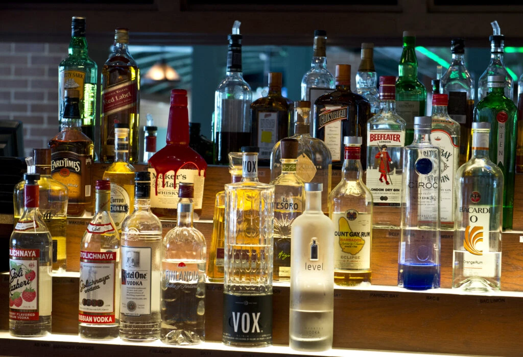 Producătorii de băuturi spirtoase nu vor majorarea accizei: Ar afecta negativ veniturile la bugetul de stat