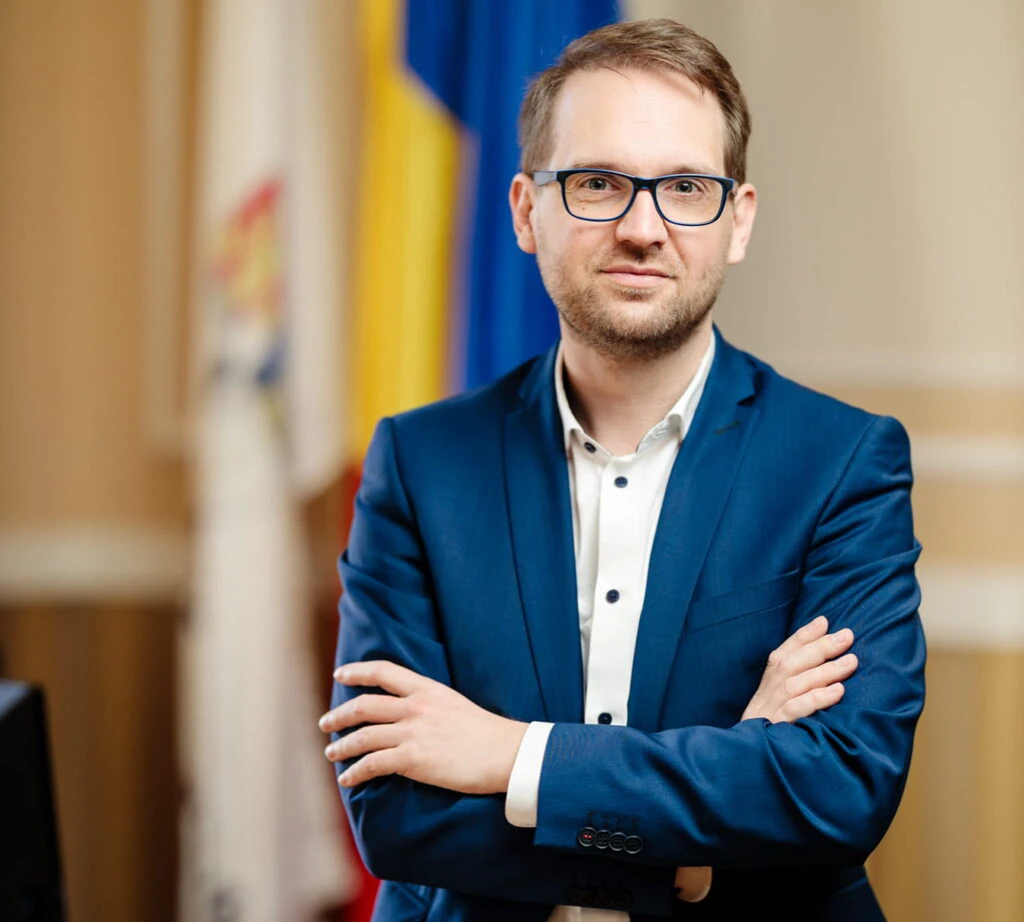 Primarul Dominic Fritz, învins în instanţă de un afacerist din Timișoara. Ce despăgubiri trebuie să plătească