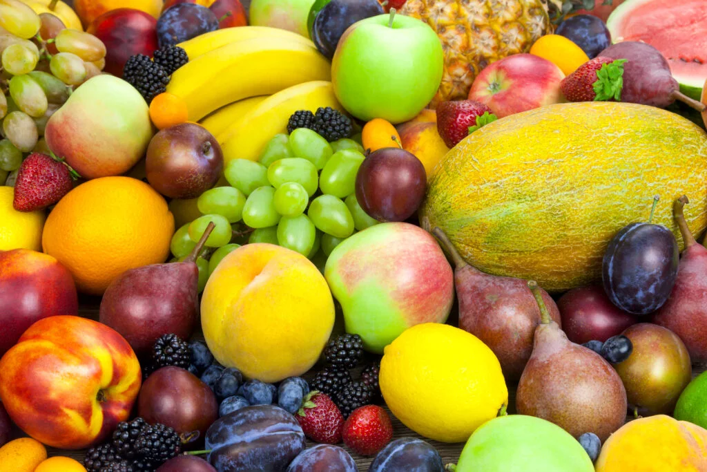 Top 12 cele mai contaminate fructe și legume. Mare atenție de unde le cumpărați