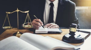 justitie tribunal proces judecator notar