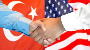 Donald Trump se pregătește să dea mâna cu Erdogan. Summitul NATO poate redesena relația dintre SUA și Turcia