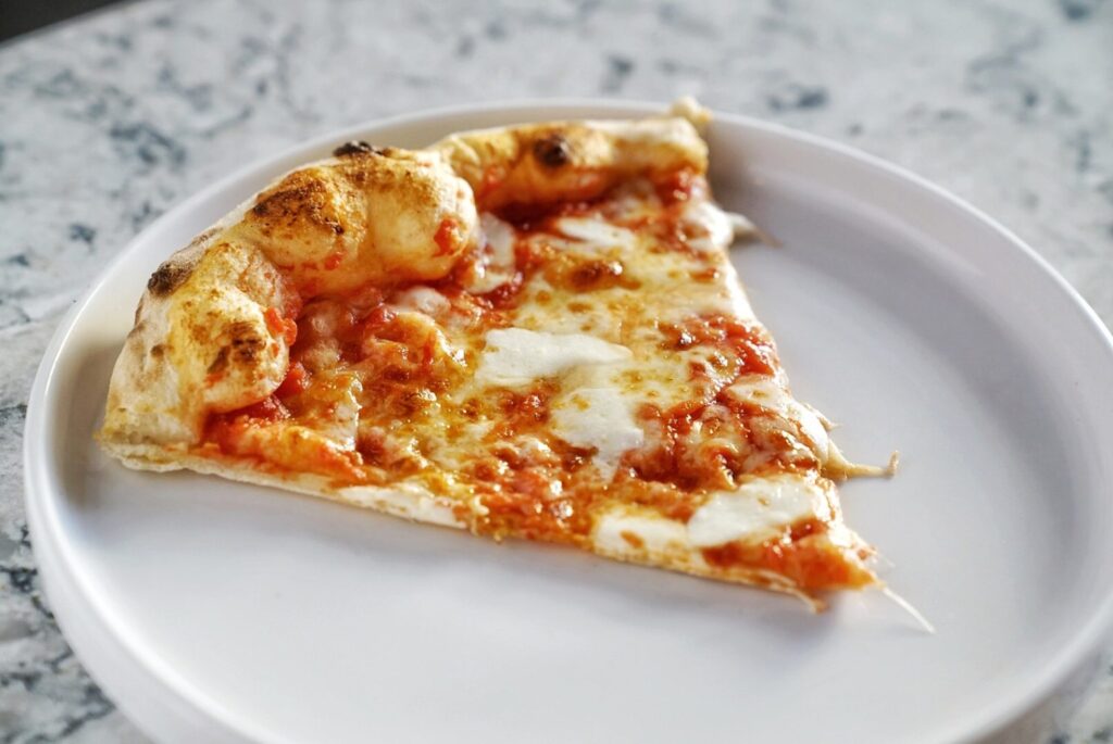 Adevărul despre pizza congelată. Ce conține și cât rău ne poate face
