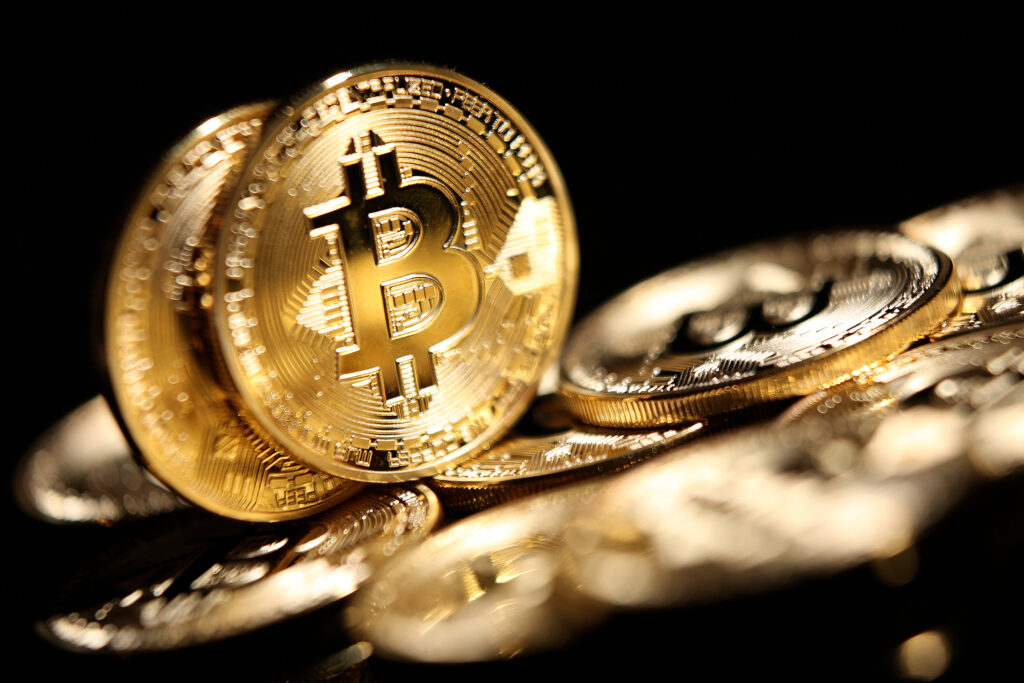 eToro România: Prețul Bitcoin dă semne de scădere