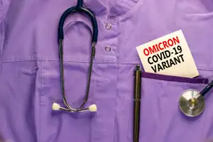 Pericolul ascuns al Omicron! Care este primul simptom și cât de teribil este noul virus de fapt
