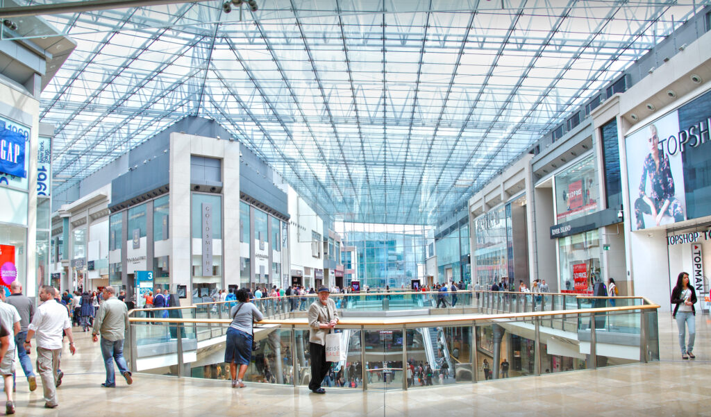 Generația Millennials este în topul vizitatorilor din mall-uri în România (STUDIU)