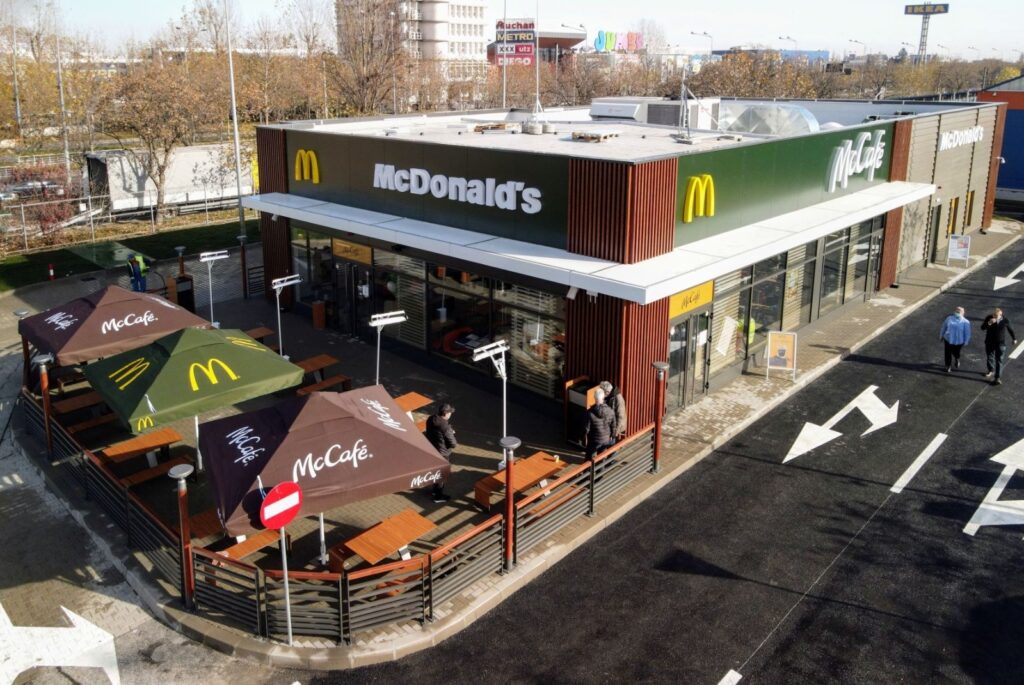 McDonald’s investește 9.5 milioane de lei în restaurantul cu numărul 90 din România. Ce beneficii au clienții?