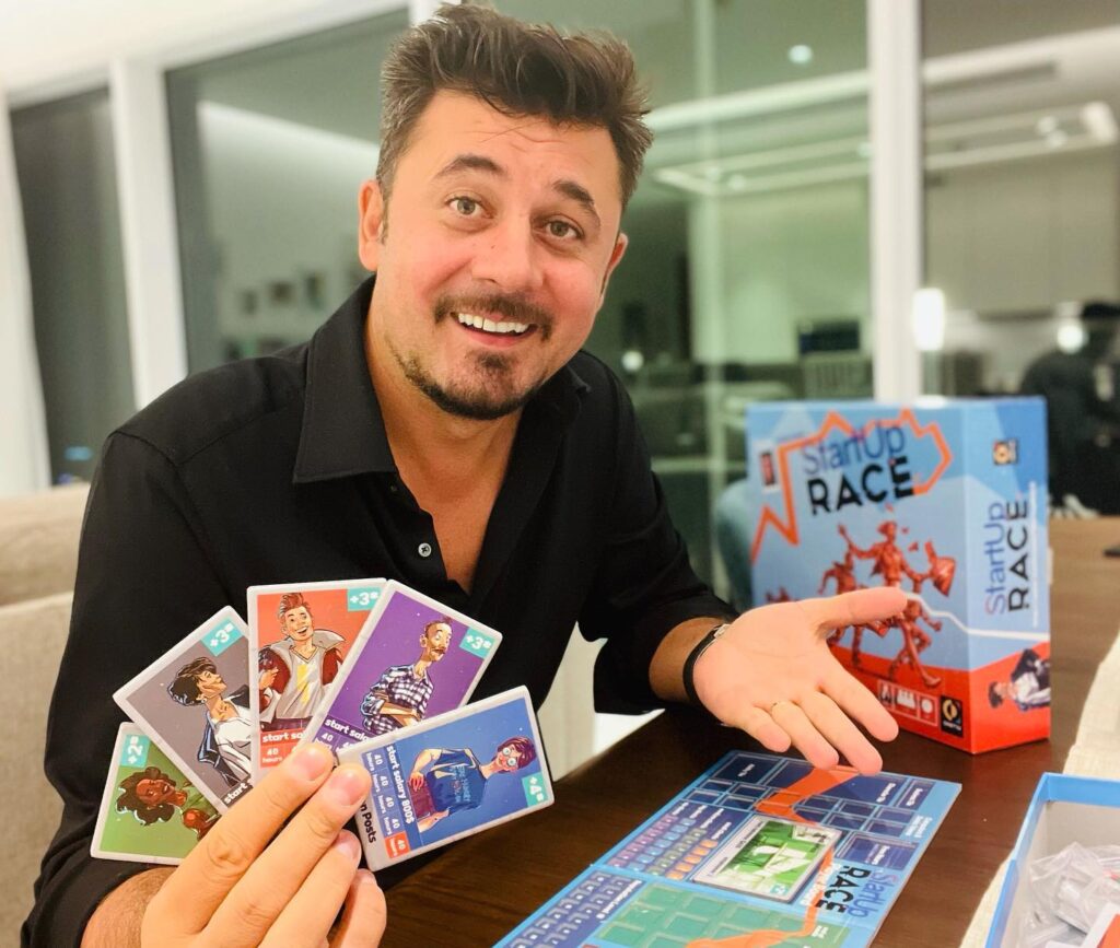 Cristian Onețiu a lansat cea de-a treia serie a StartUP Race, primul joc de antreprenoriat din România