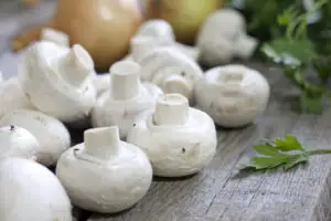 Greşeala făcută de toţi românii! Nu mai cumpăra aceste ciuperci. Te pot îmbolnăvi grav