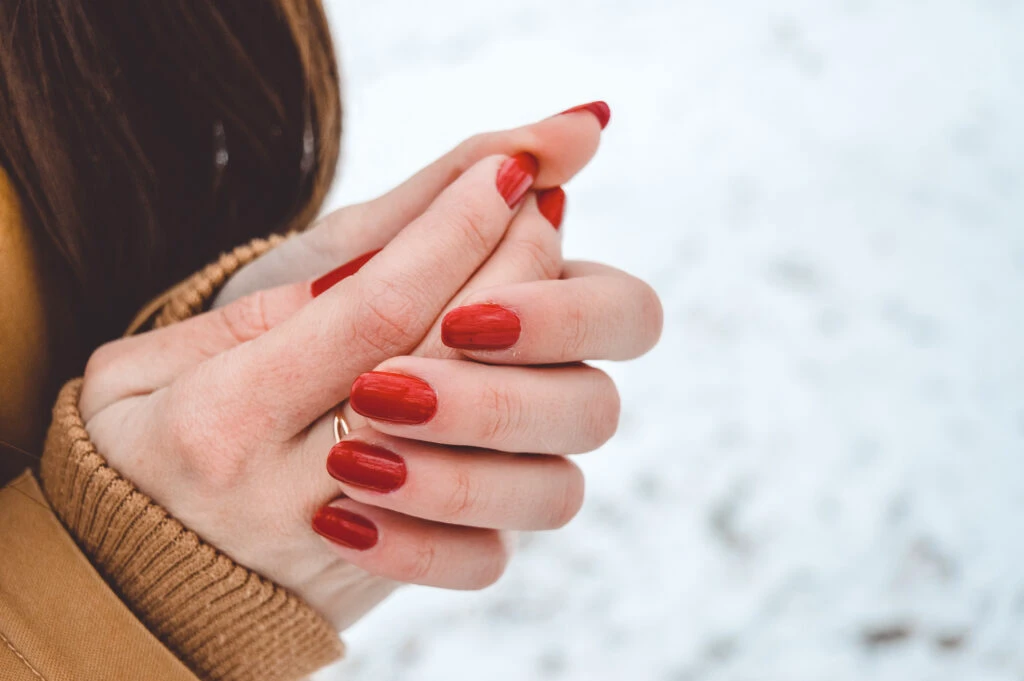 Cum te ferești de pielea uscată în timpul iernii? Greșeala uriașă pe care o fac majoritatea oamenilor
