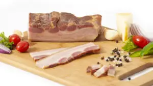 Cum trebuie să mănânci de fapt slănina de porc! Greșeala imensă care o face toxică