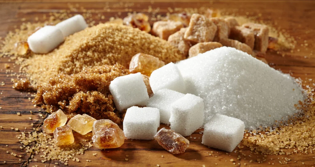 Care este diferența dintre zahărul alb și zahărul brun? Puțini știu ce are în el zahărul brun