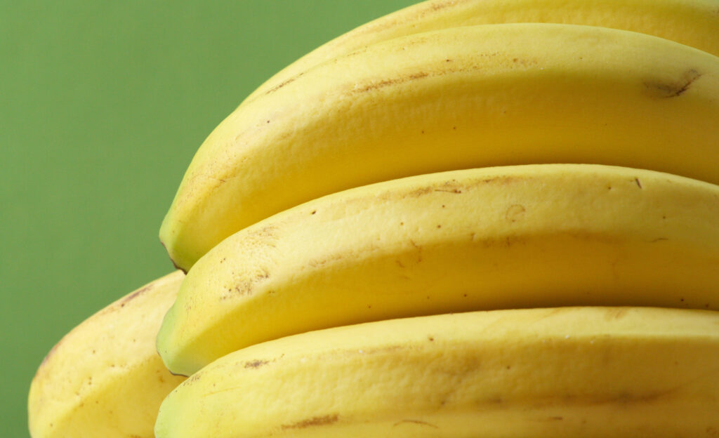 Alertă ANSVSA. Un lot de banane, retras din magazine din cauza pesticidelor