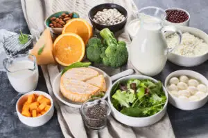 Ce alimente trebuie să consumi dacă ai intoleranță la lactoză? Conțin mai mult calciu decât laptele și brânza