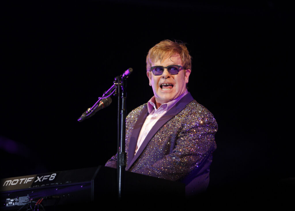 Anunț de ultimă oră despre Elton John! Ce s-a întâmplat cu marele artist