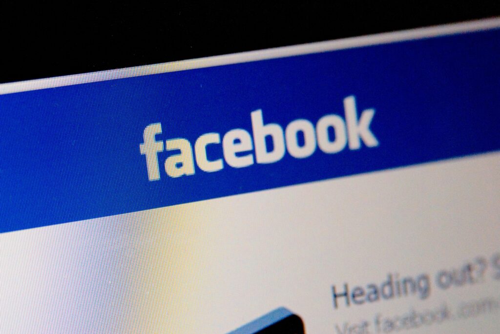 Facebook ar putea fi interzis complet! Anunțul care tocmai a pus pe jar milioane de oameni