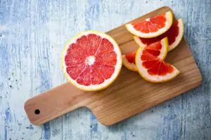 Este total interzis să mănânci grapefruit! Cine nu are voie să-l consume deloc