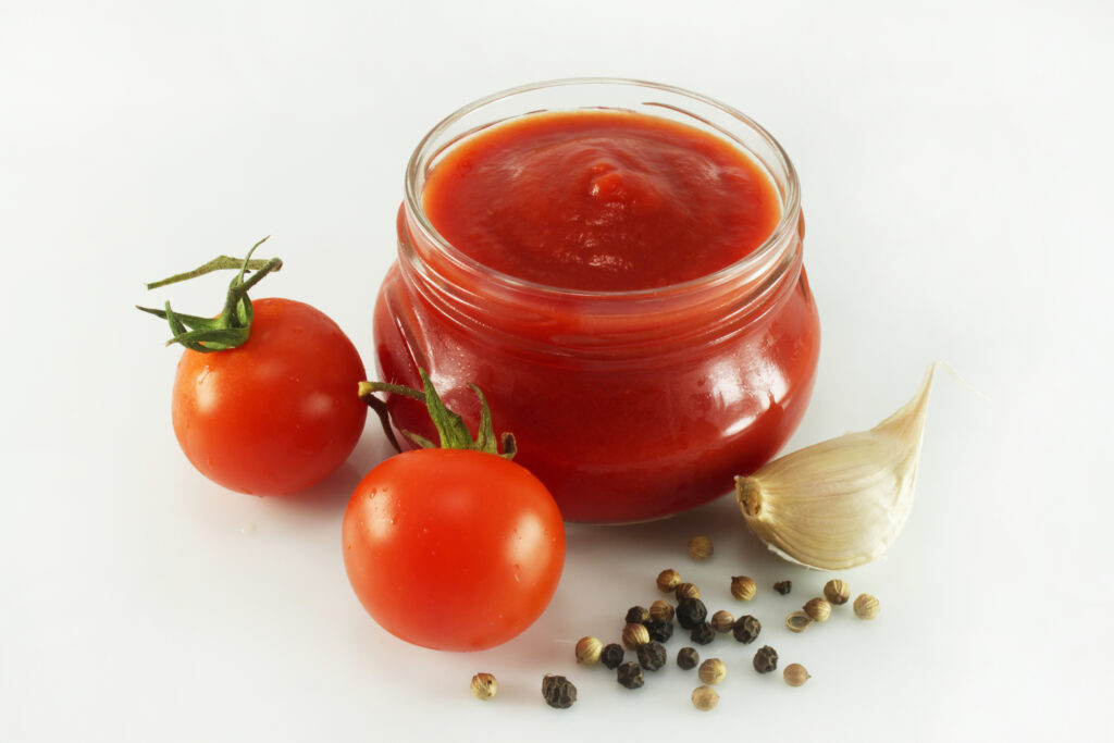 Mare atenție la acest ketchup! Are doar 6% concentrat de tomate. Ce s-a descoperit la rafturile din România