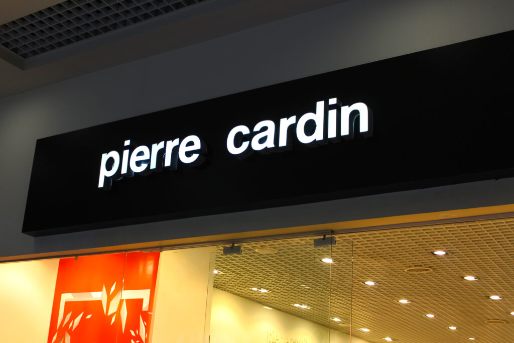 Celebra casă de modă Pierre Cardin, vizată de o anchetă a Comisiei Europene