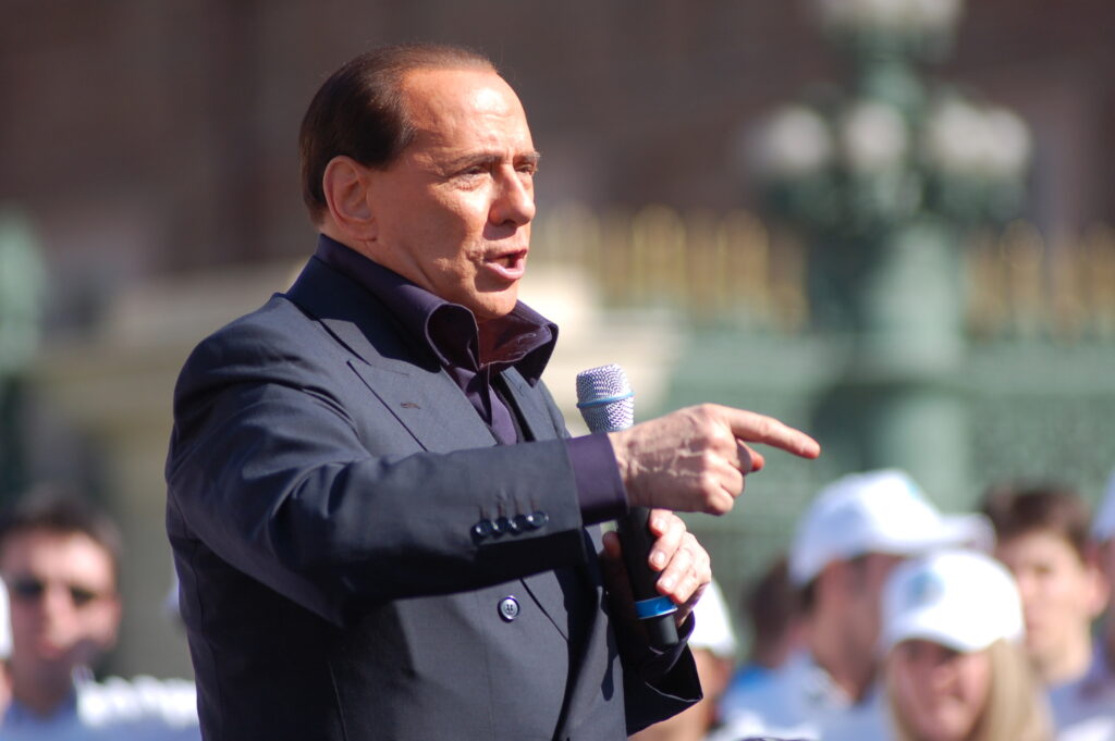 Medicii italieni: Starea de sănătate a lui Silvio Berlusconi se ameliorează „treptat şi constant”