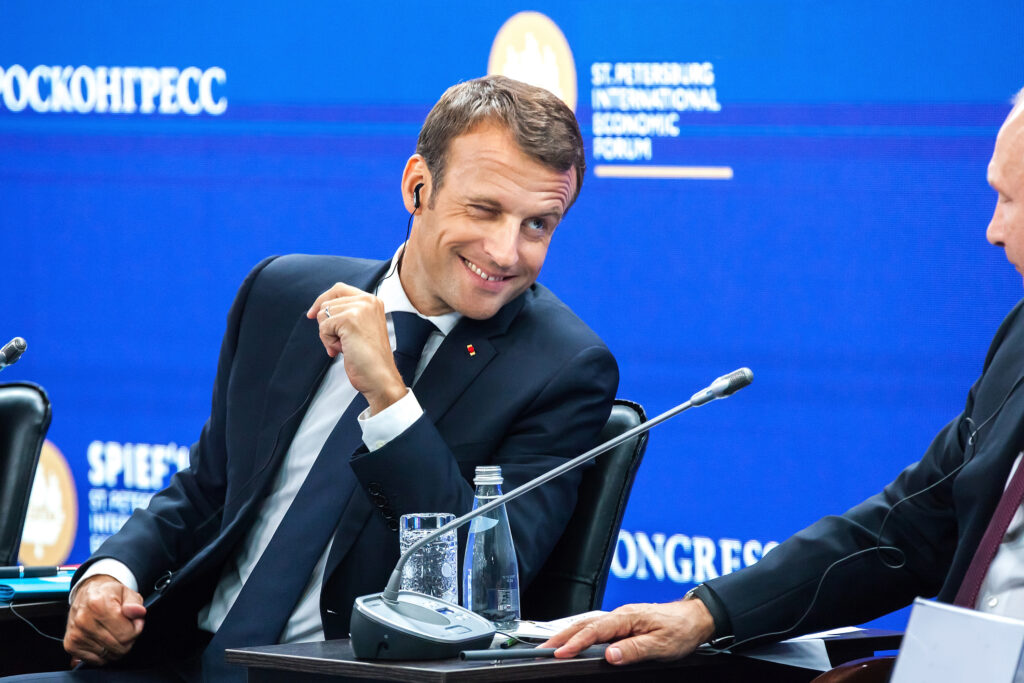 Guvernul Franței a scăpat de moțiunea de cenzură. Reforma pensiilor rămâne în picioare