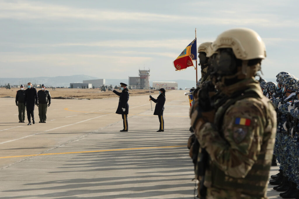 Recrutări pentru armată în România? Ministrul Apărării a anunţat în miez de noapte: „Ne pregătim”