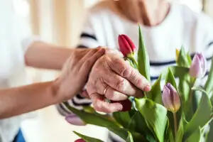 Secretul florilor ținute în vază! Cum le păstrezi proaspete mai mult timp