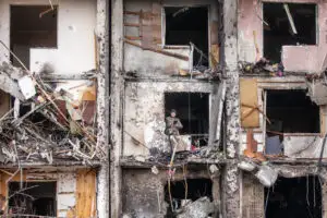 Locuitorii din Ucraina trăiesc cu groază! Sirenele se aud în fiecare noapte. Restricţii dure la Kiev