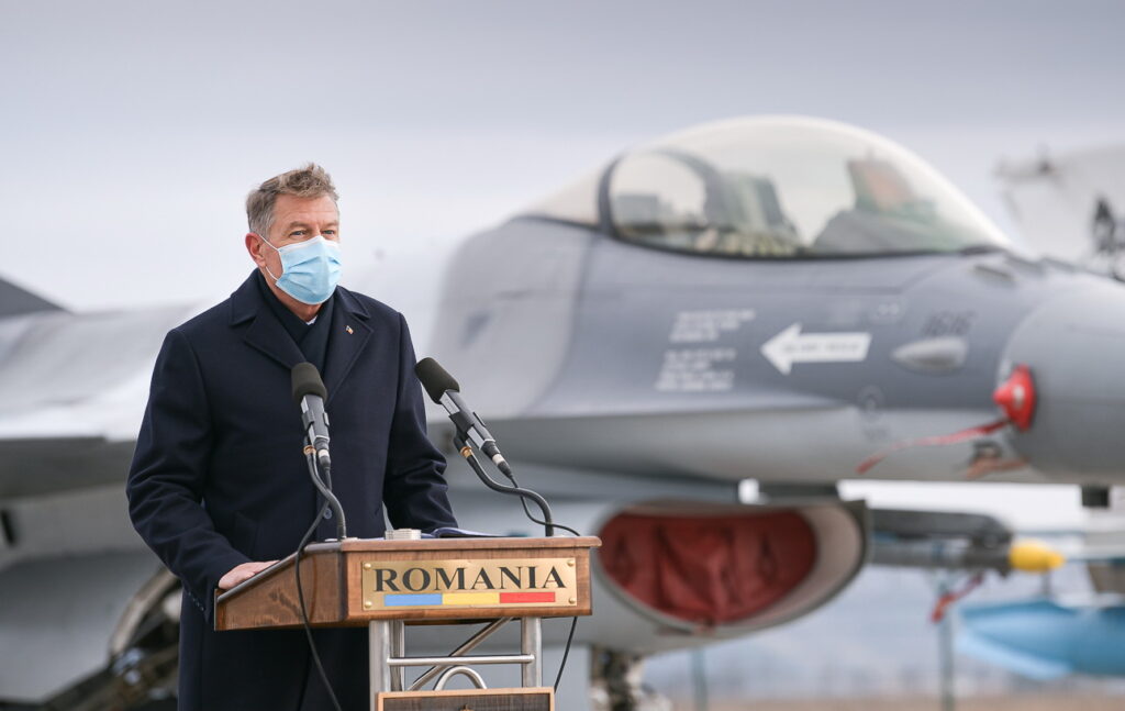 Klaus Iohannis și secretarul general al NATO, vizită la Baza 57 Aeriană de la Mihail Kogălniceanu