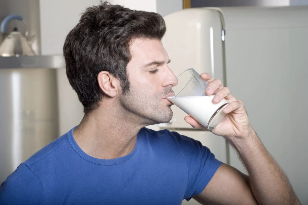 Nu puteți să beți lapte? Așa puteți să vă asigurați aportul necesar de calciu și nutrienți