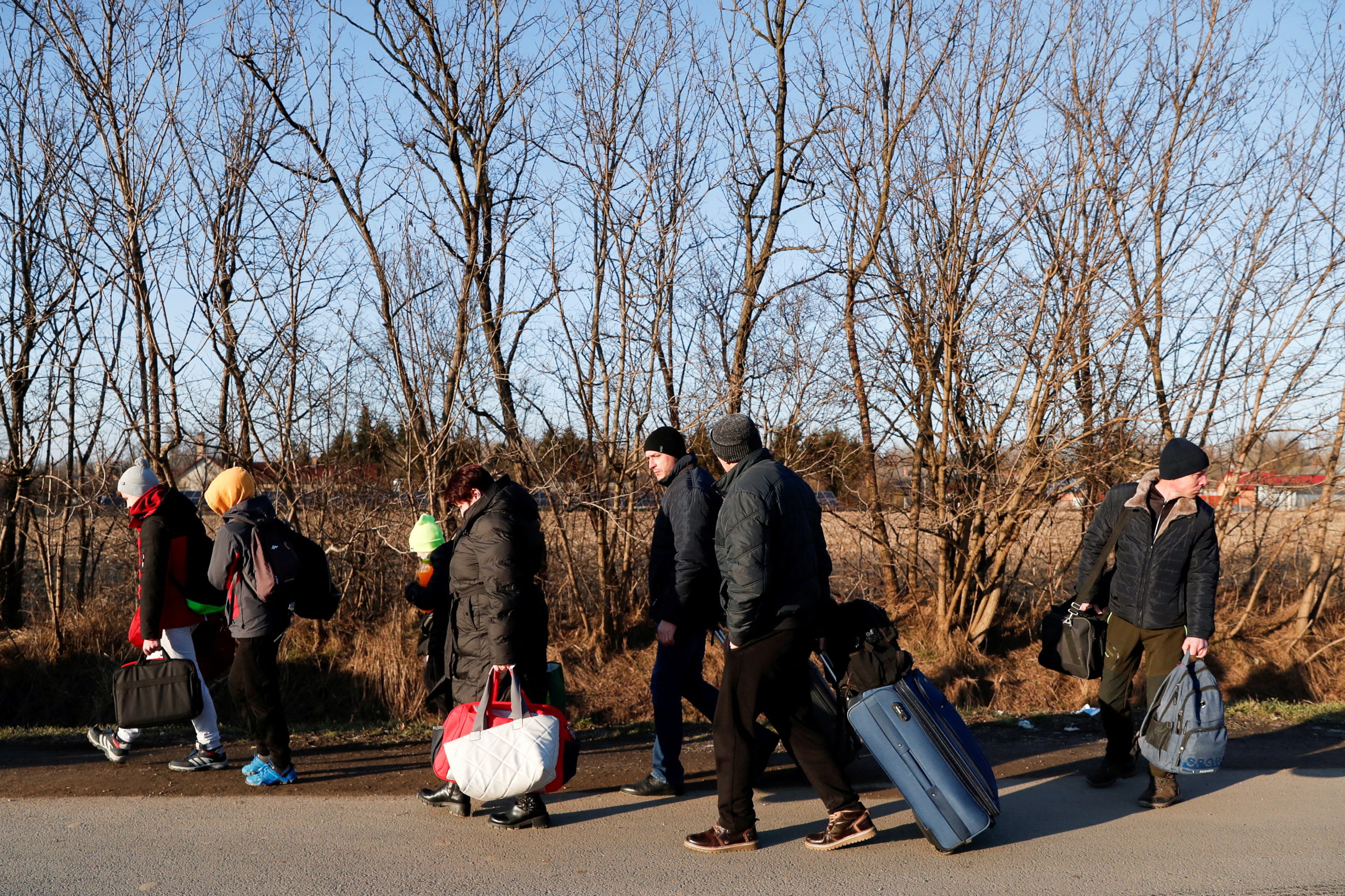 Обстановка в работино на сегодня последние. Беженцы с Украины. Жители Украины уезжают. Трудоустройство беженцев. Украинские беженцы в России.