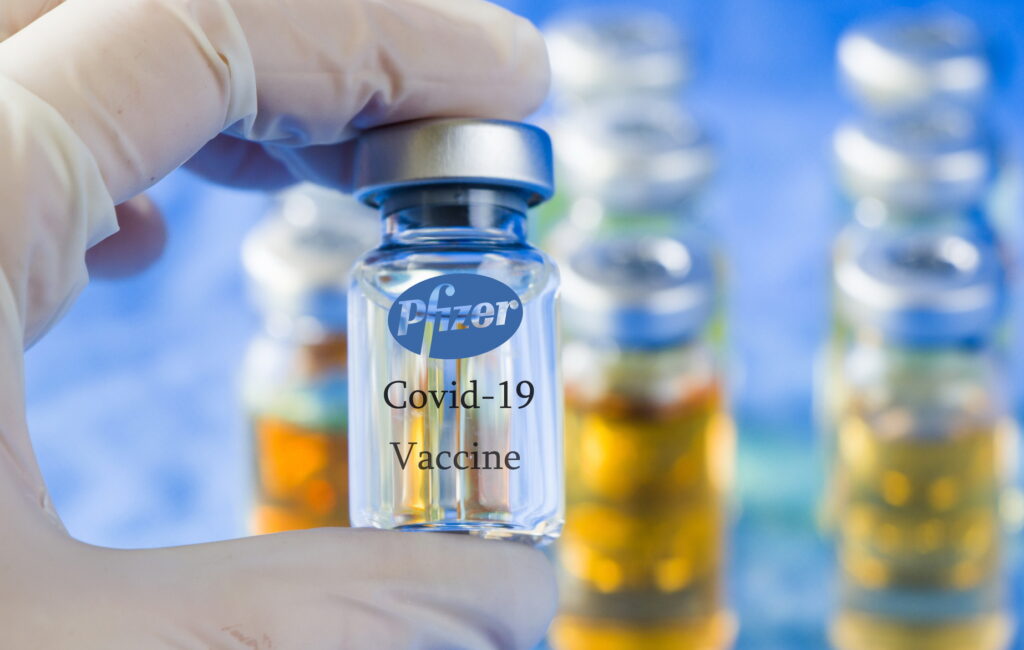 EMA a început evaluările unei versiuni modificate a vaccinului anti-Covid produs de Pfizer