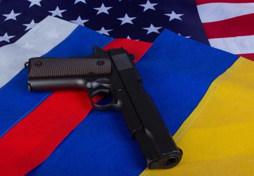 Rusia, avertisment către SUA: Cine trimite arme de proveniență rusească Ucrainei va fi pedepsit